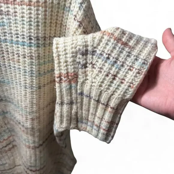 Soft and cozy American Eagle cable knit sweater - colorful and versatile - Picture 6 of 7